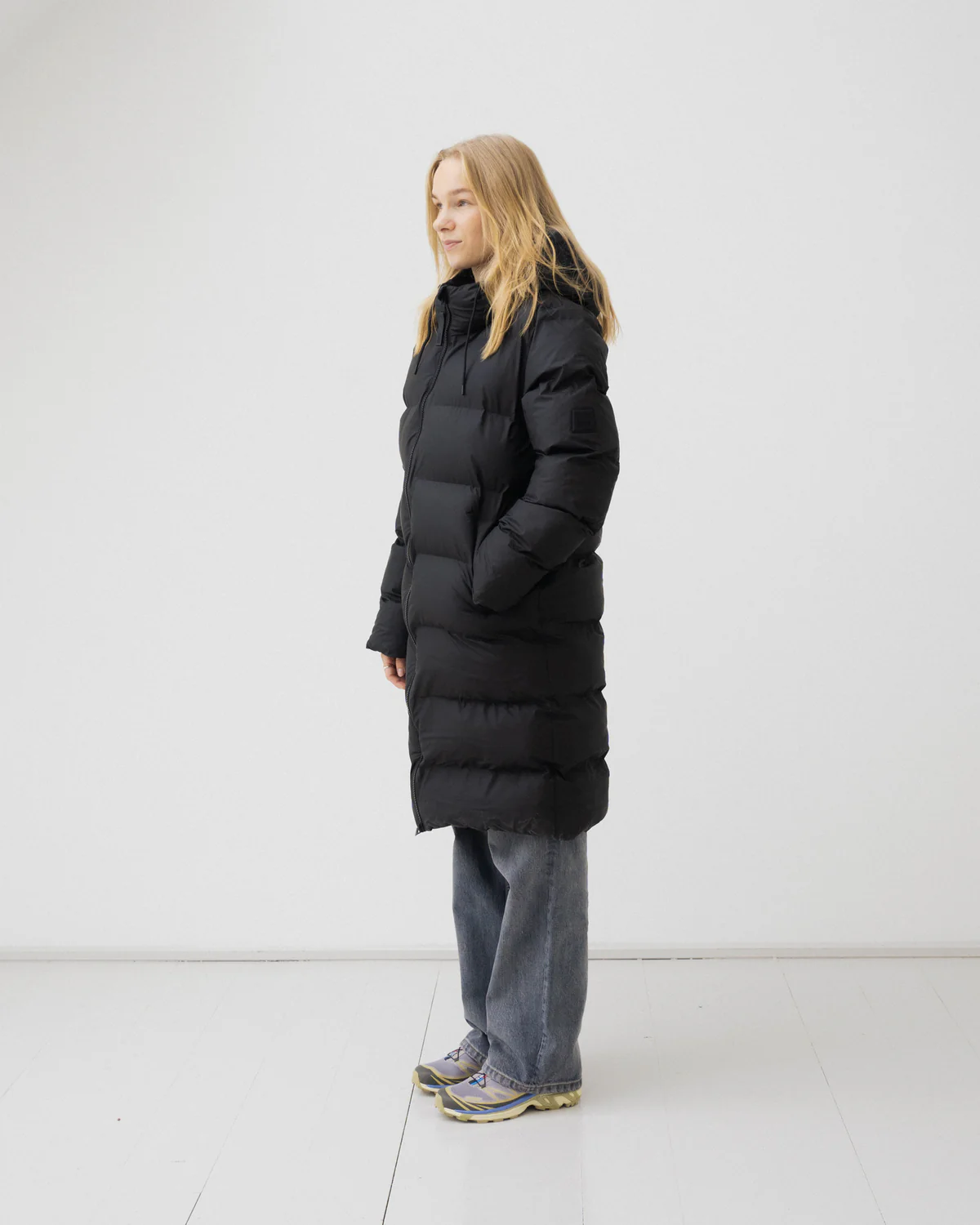 Alta Long Puffer Jacket W3T4 - Black - Image 3