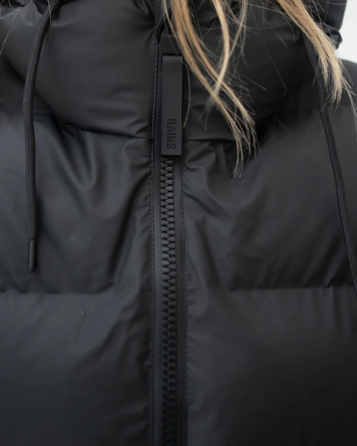 Alta Long Puffer Jacket W3T4 - Black - Image 4