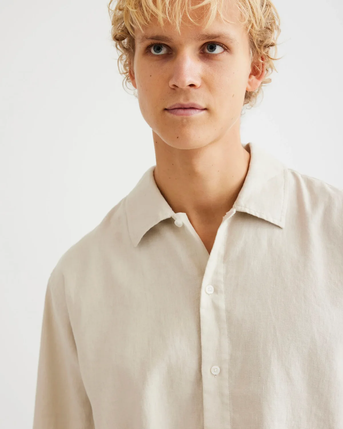 Banks Linen Shirt - Sand - Image 4