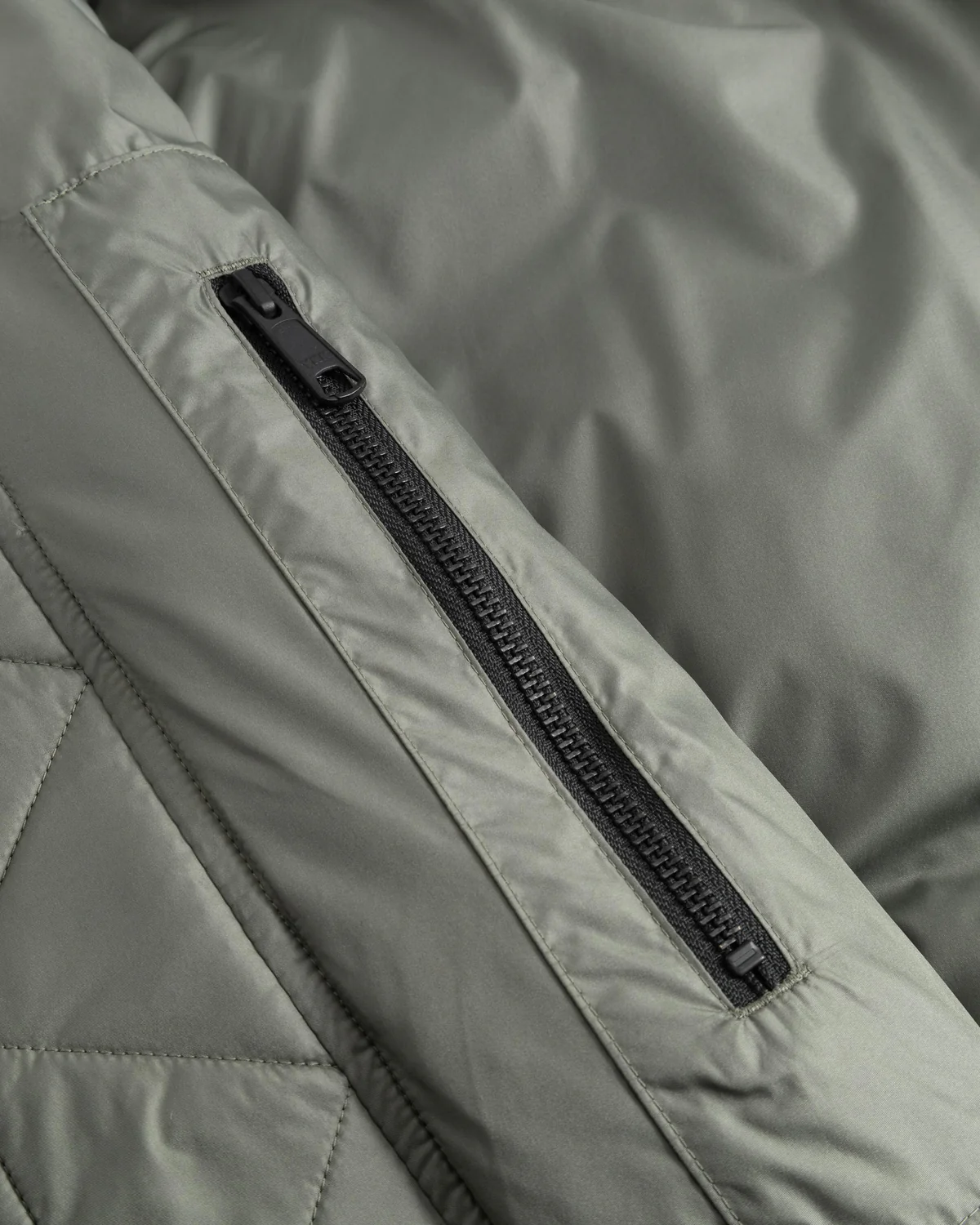 Dyngja Down W Bomber - Image 6