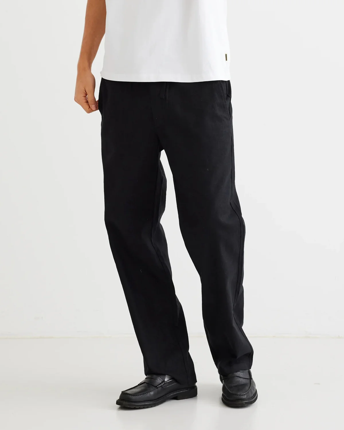 Eik Linen Pant - Black - Image 2