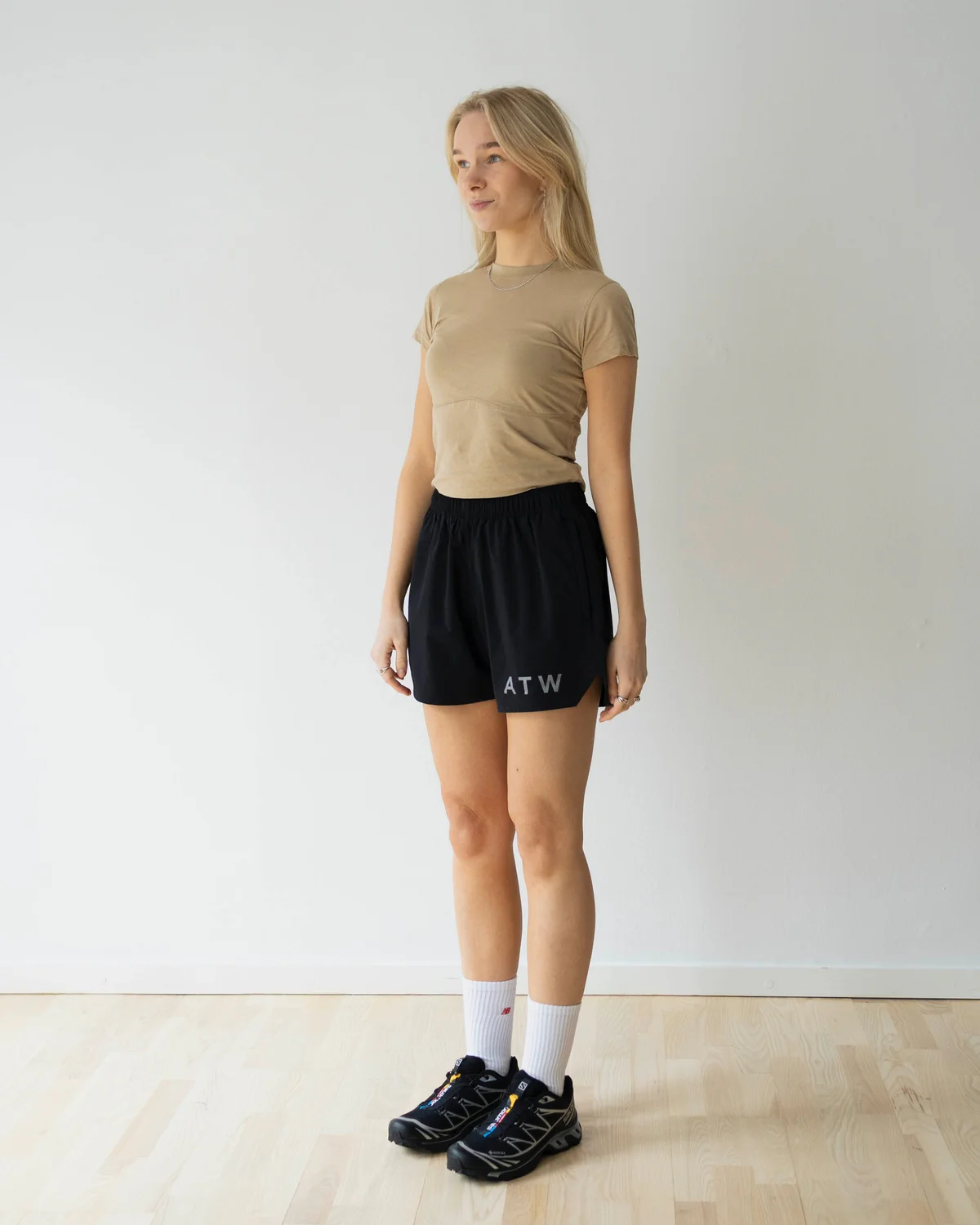 Halo Short - Black - Image 4