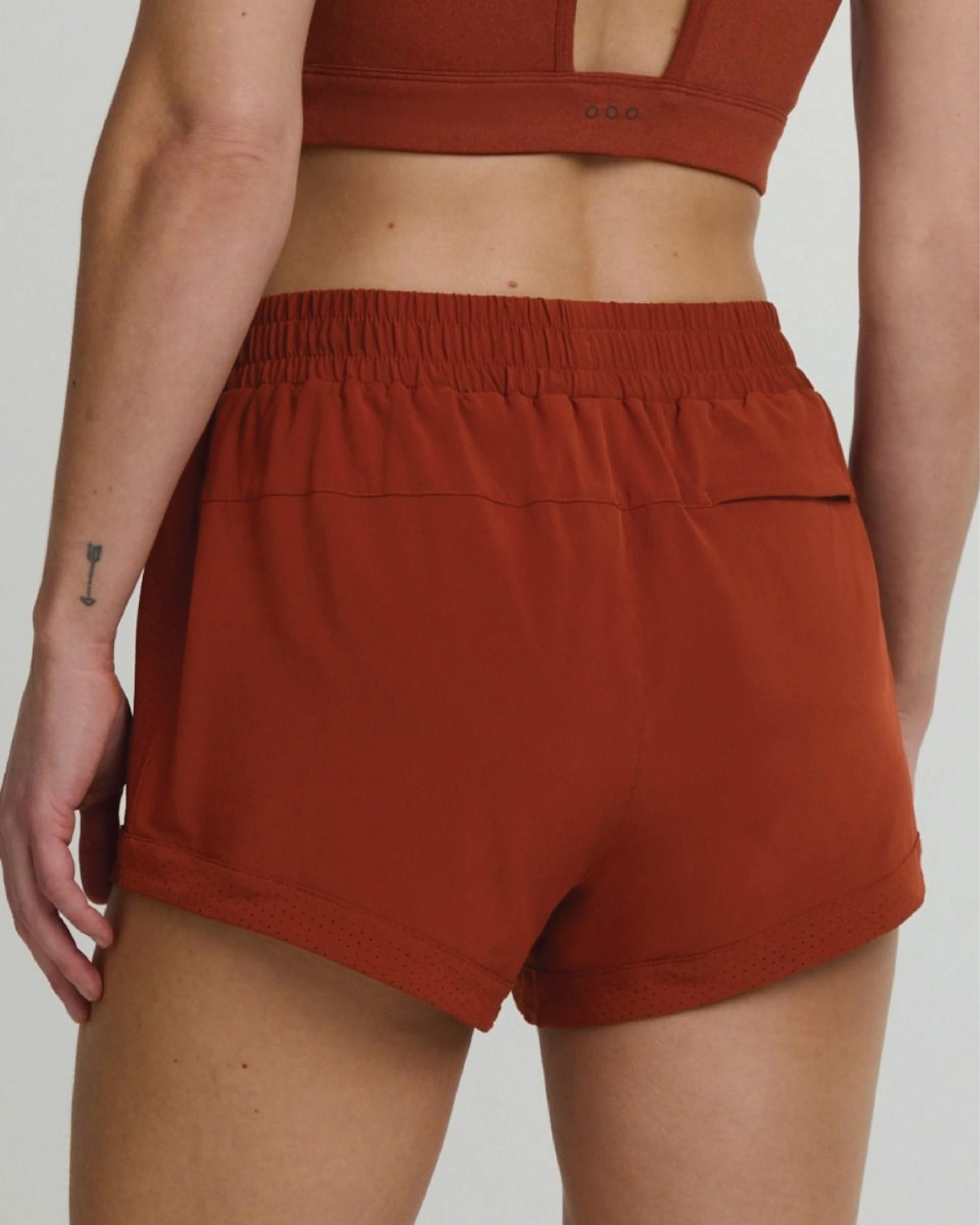 Outpace 3" Short women - Image 3