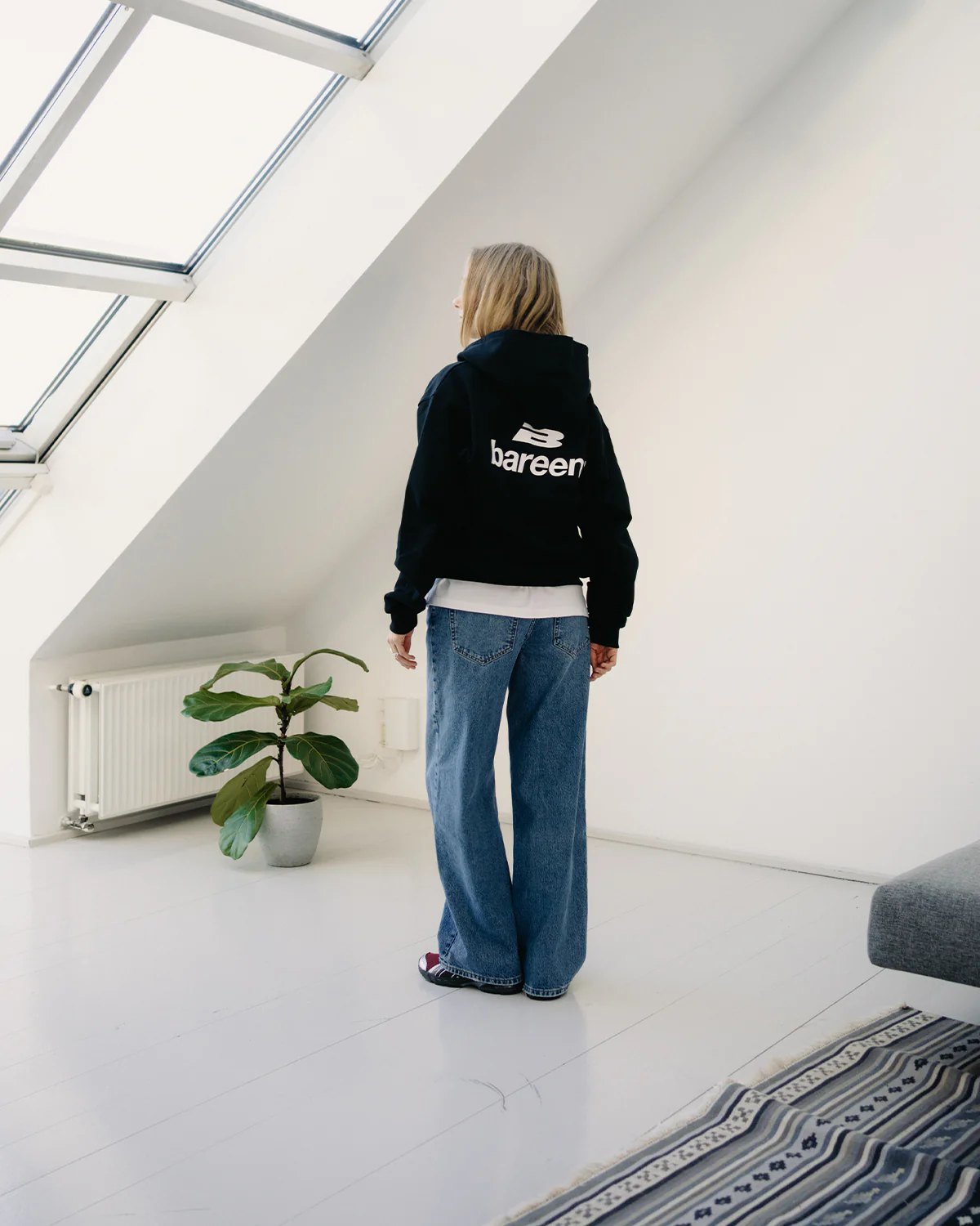 Oversized Hoodie Logo 2.0 - Image 4