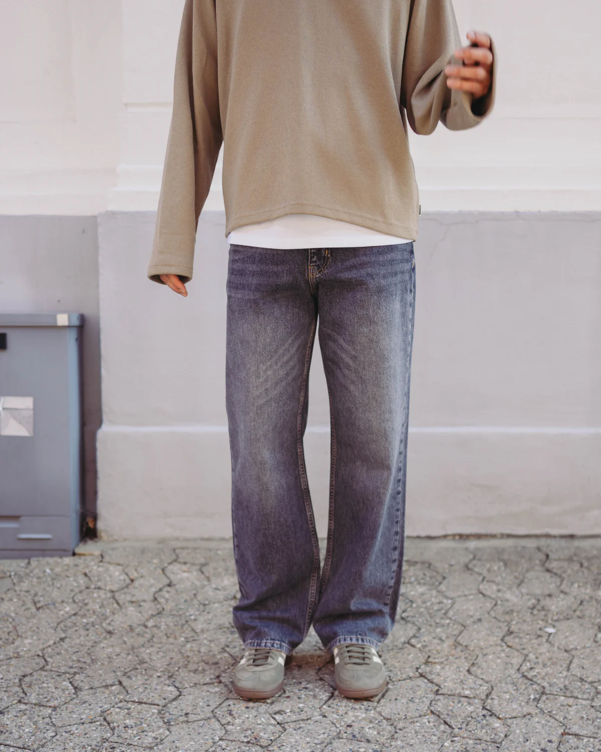 Rami Shadow Jeans - Image 6