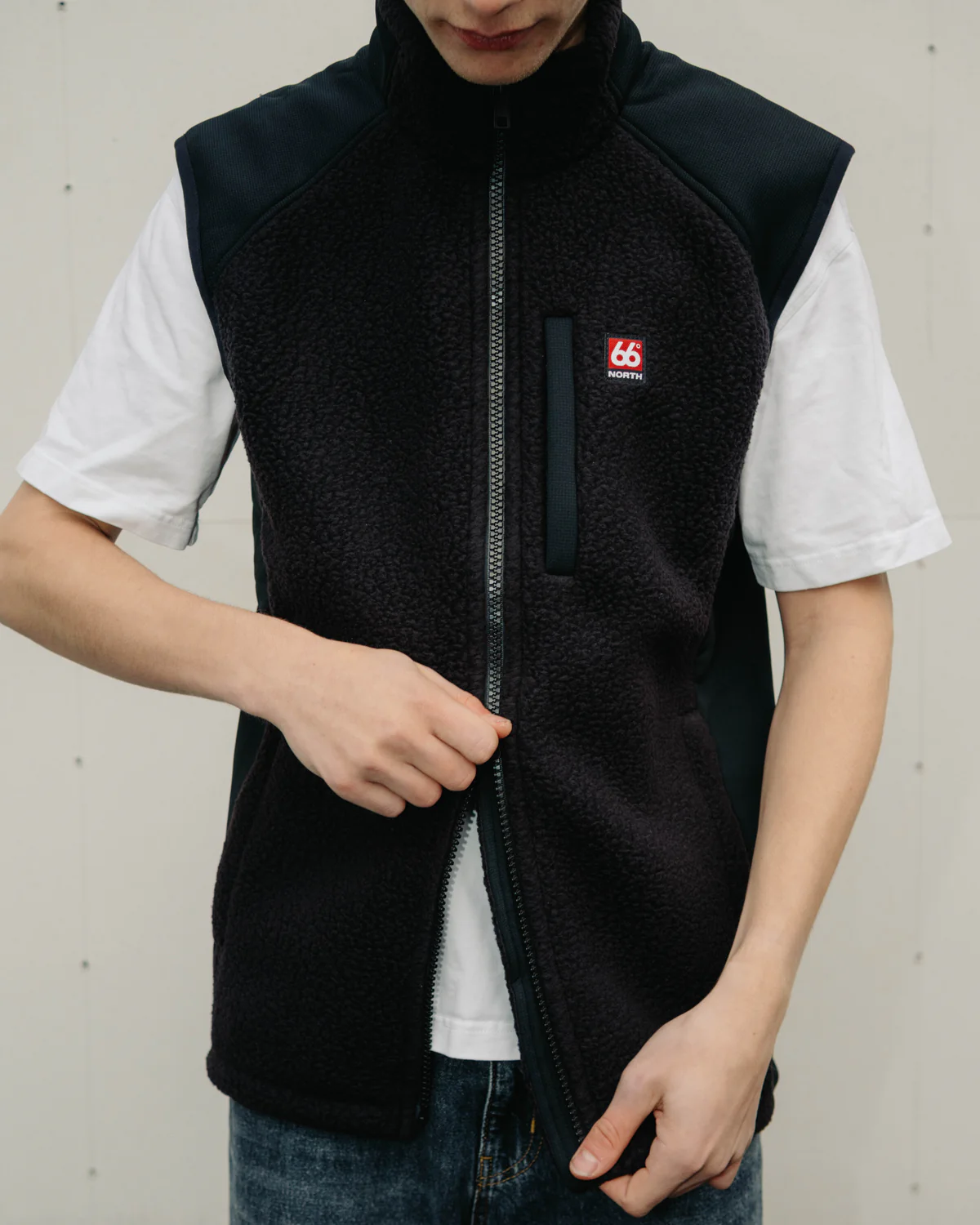 Tindur Shearling Vest - Image 6